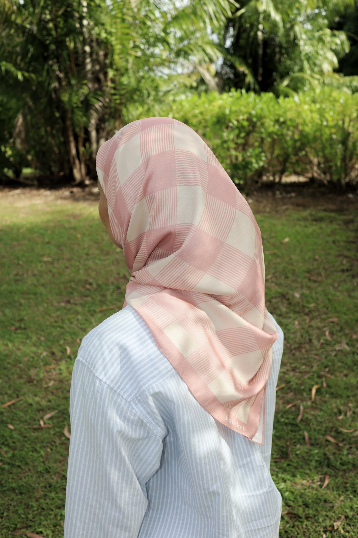 Garden Piknik Square Scarf