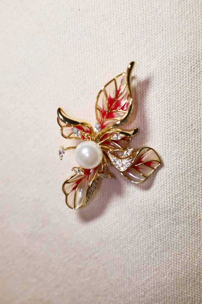 Ma's Filigree Golden Pendant Brooch