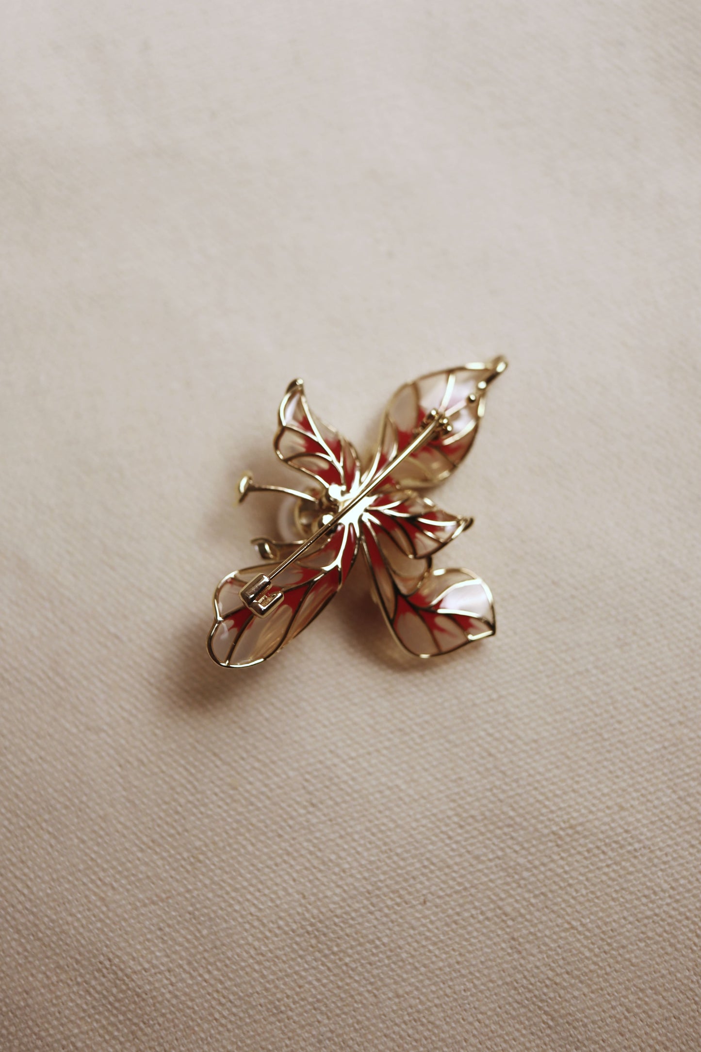 Ma's Filigree Golden Pendant Brooch