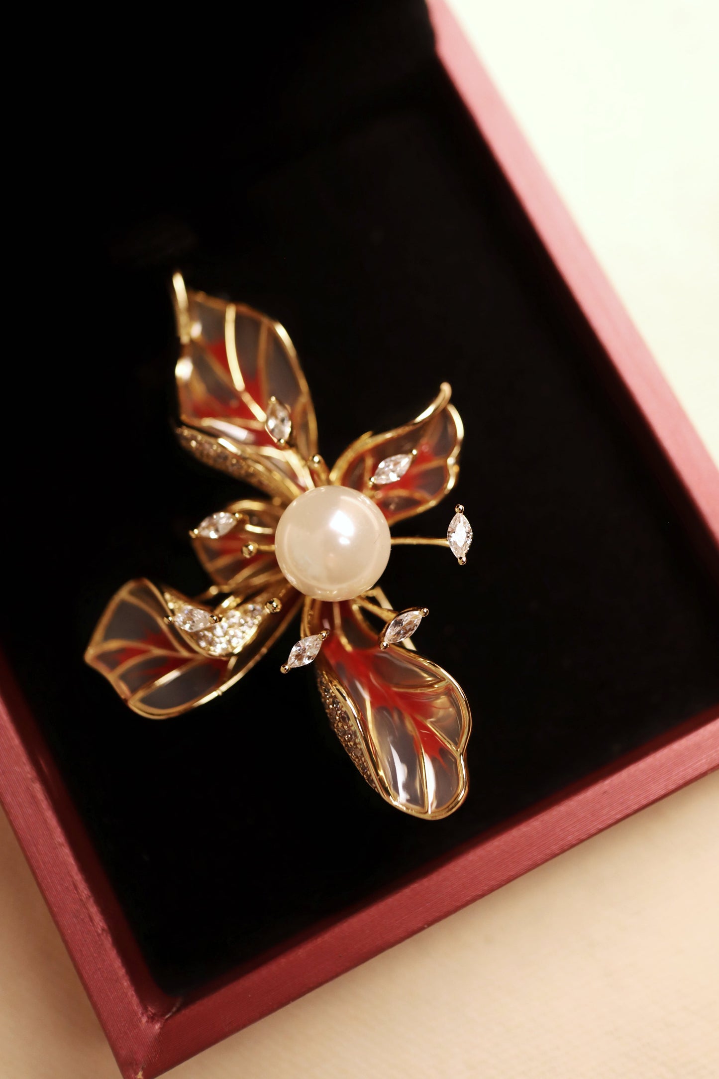 Ma's Filigree Golden Pendant Brooch