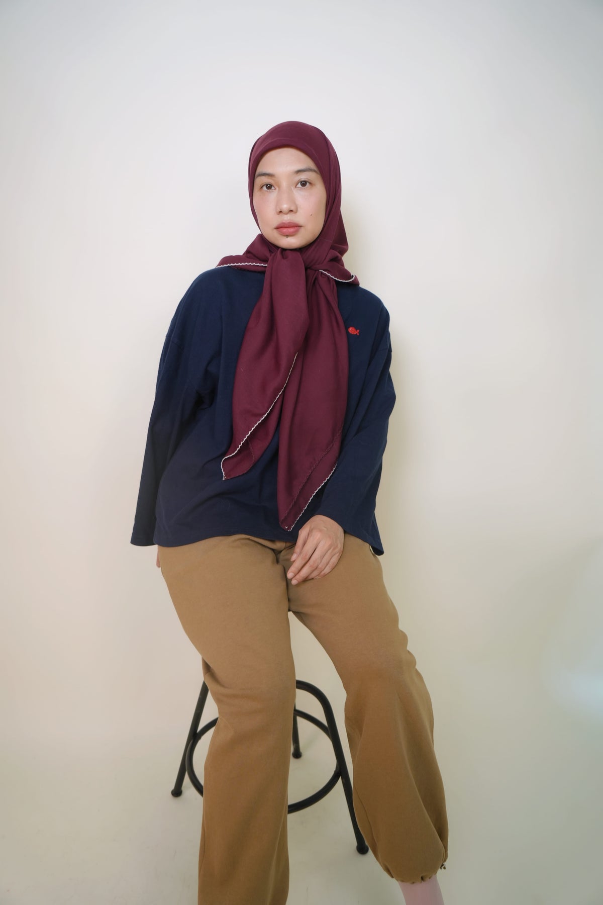 Dual Scallop Square in Maroon