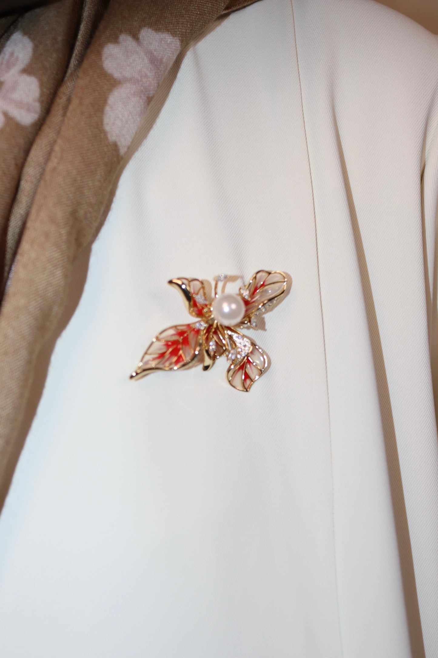 Ma's Filigree Golden Pendant Brooch