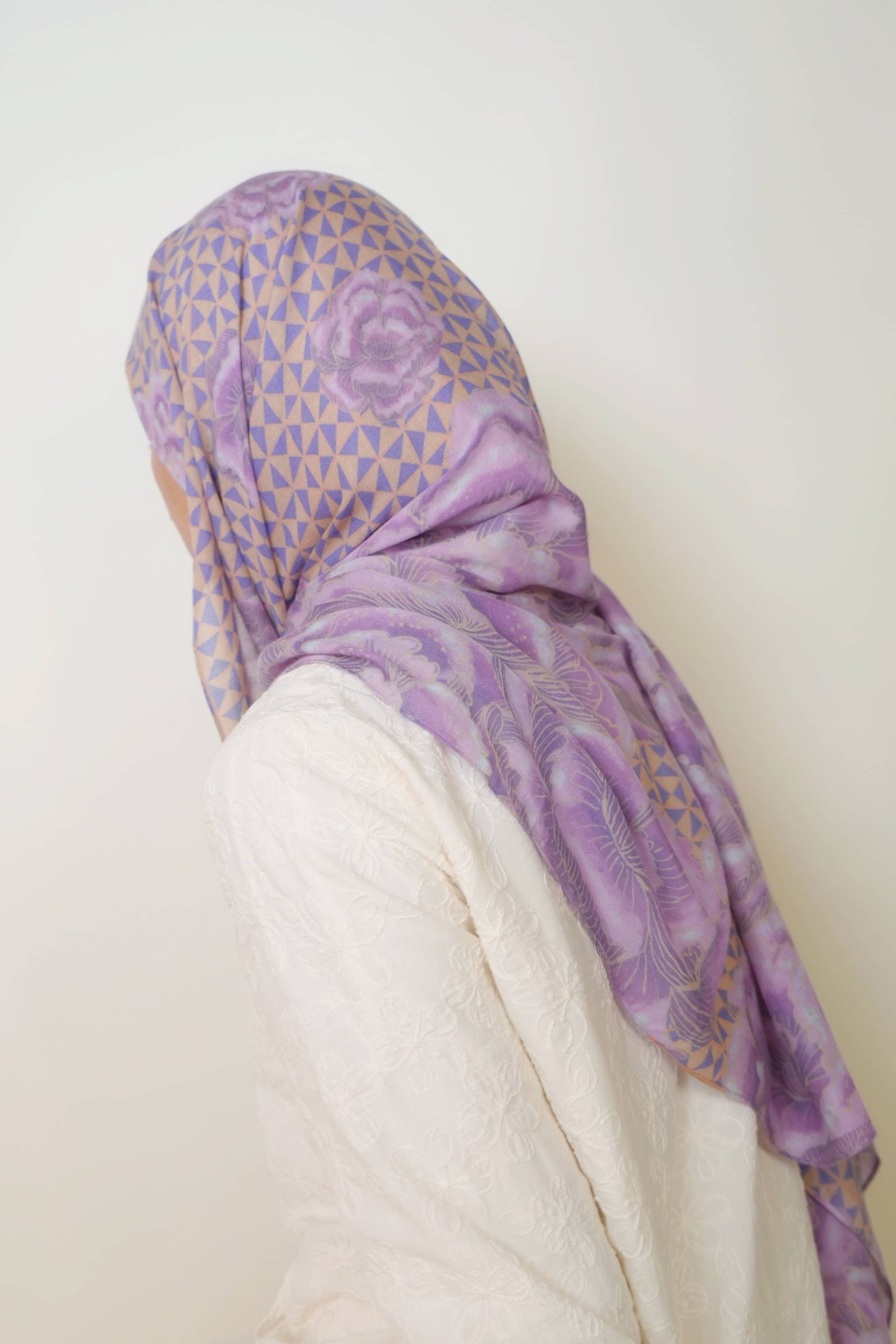 Mosaik Kecubung Modal Shawl