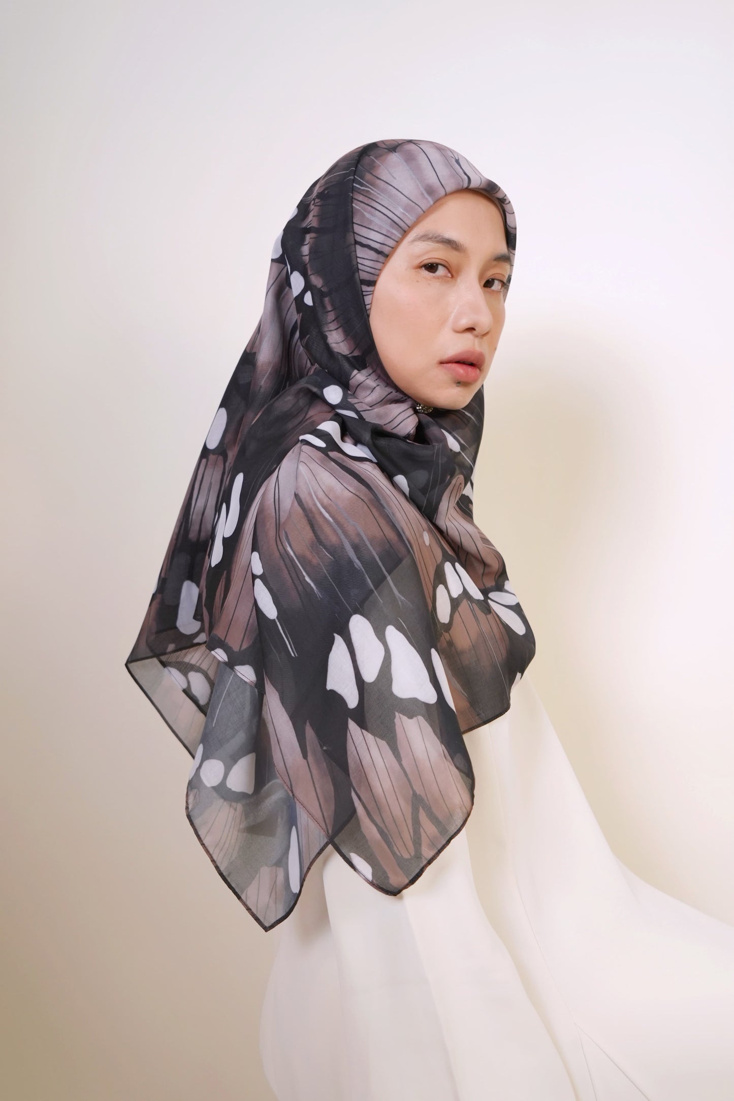 Argent Yara Square Scarf