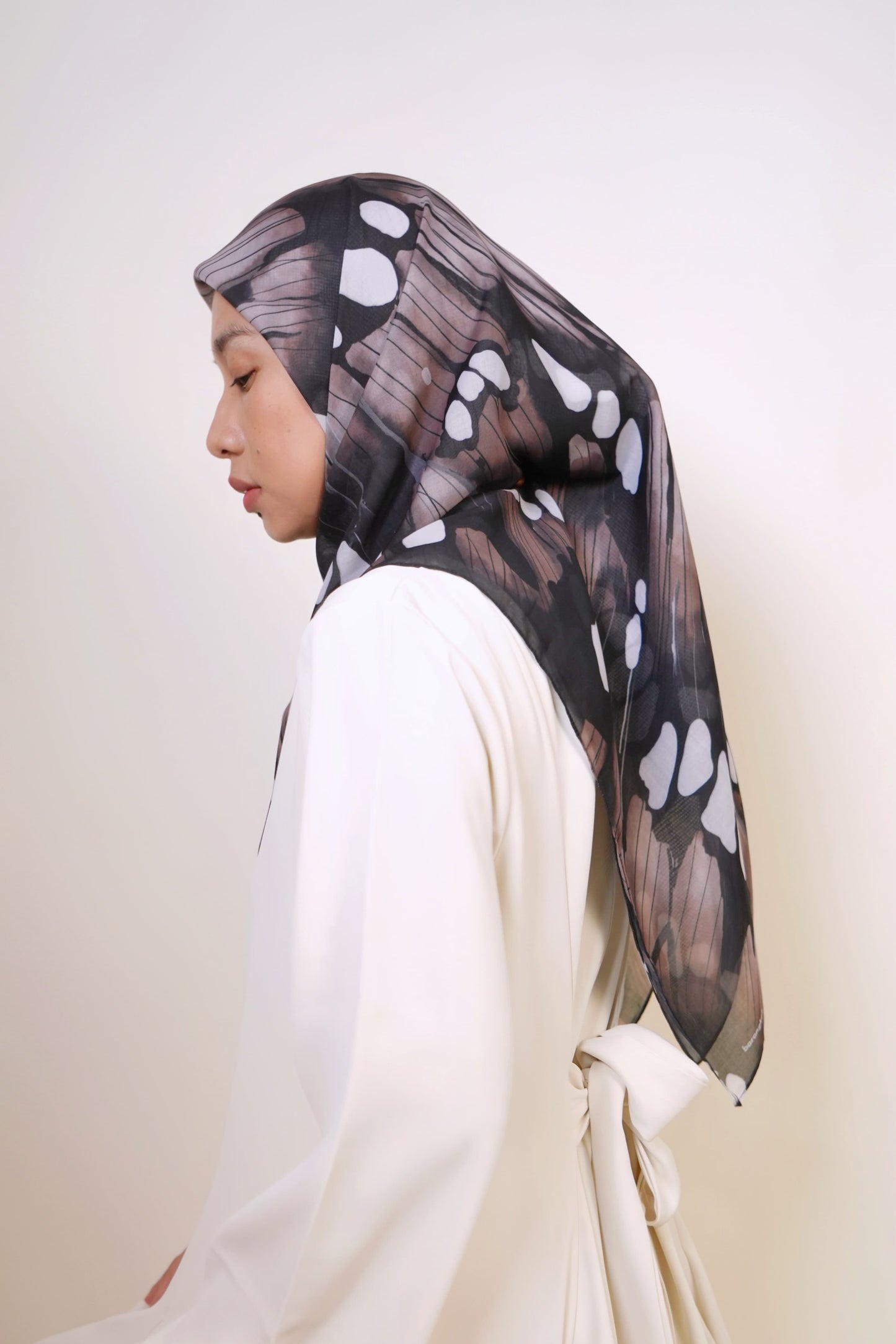 Argent Yara Square Scarf