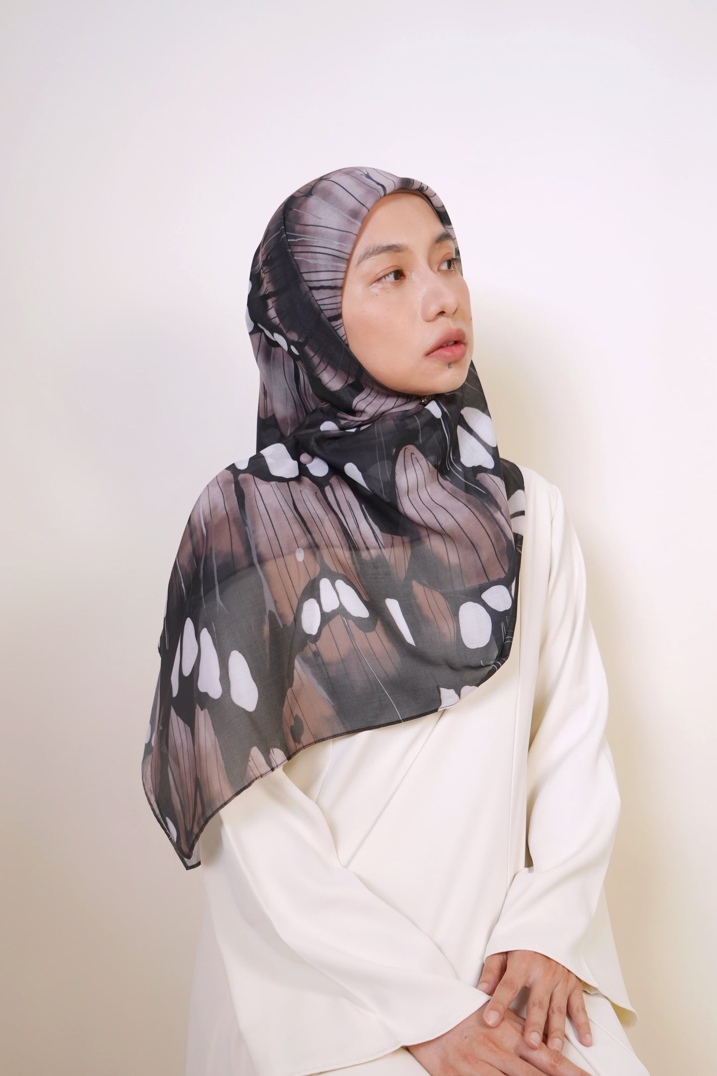Argent Yara Square Scarf