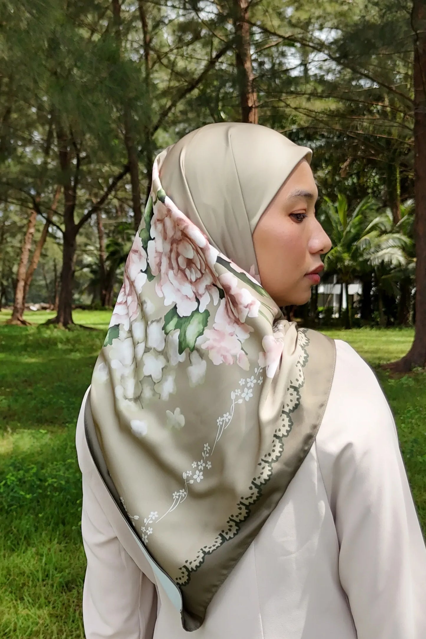 Bangkit Lumut Square Scarf