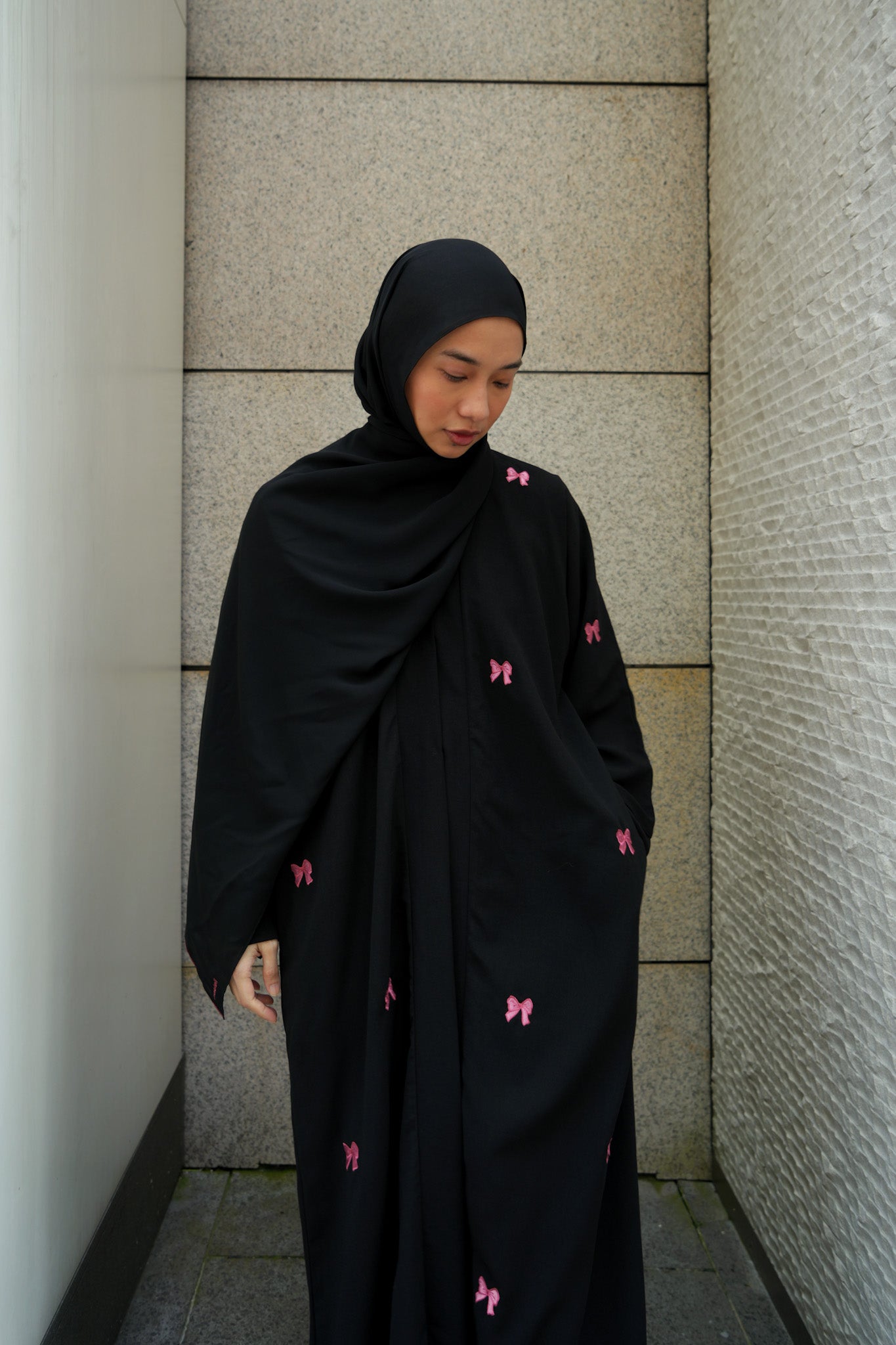 Abaya Reben Set with Shawl in Black Swan