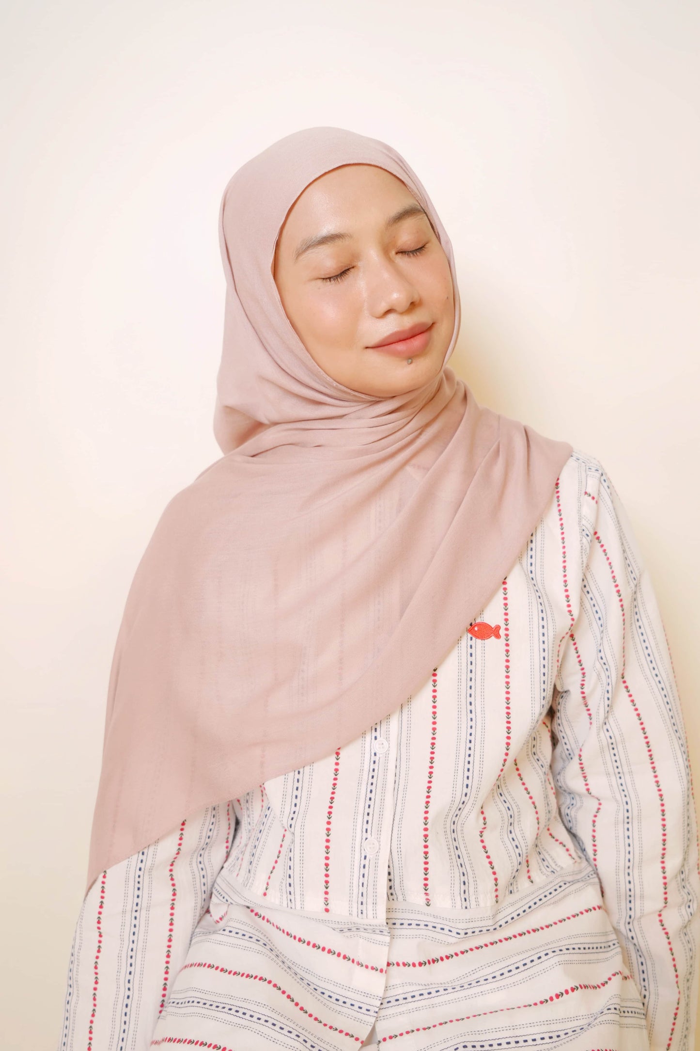 Plain Modal Shawl in Bunny
