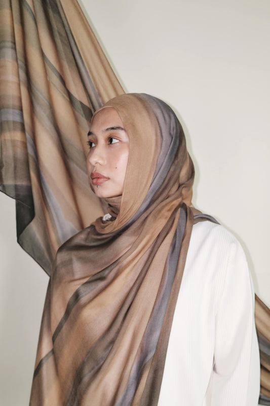 Dalgona Spill Modal Shawl