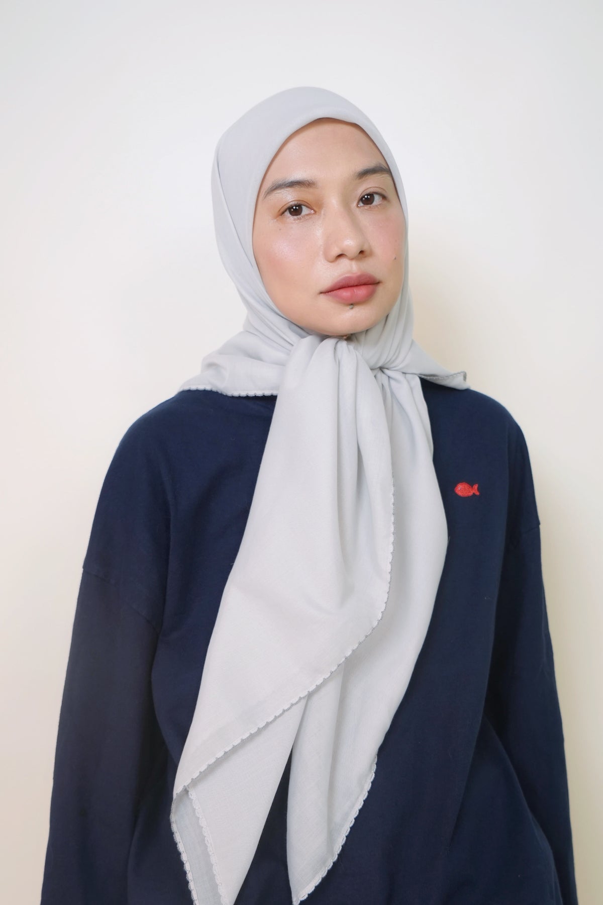 Dual Scallop Square in Grey