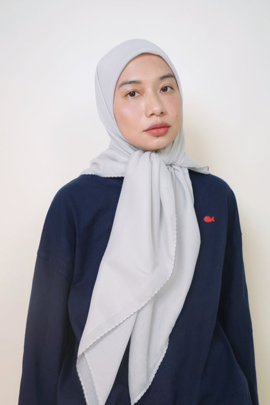 Dual Scallop Square in Grey