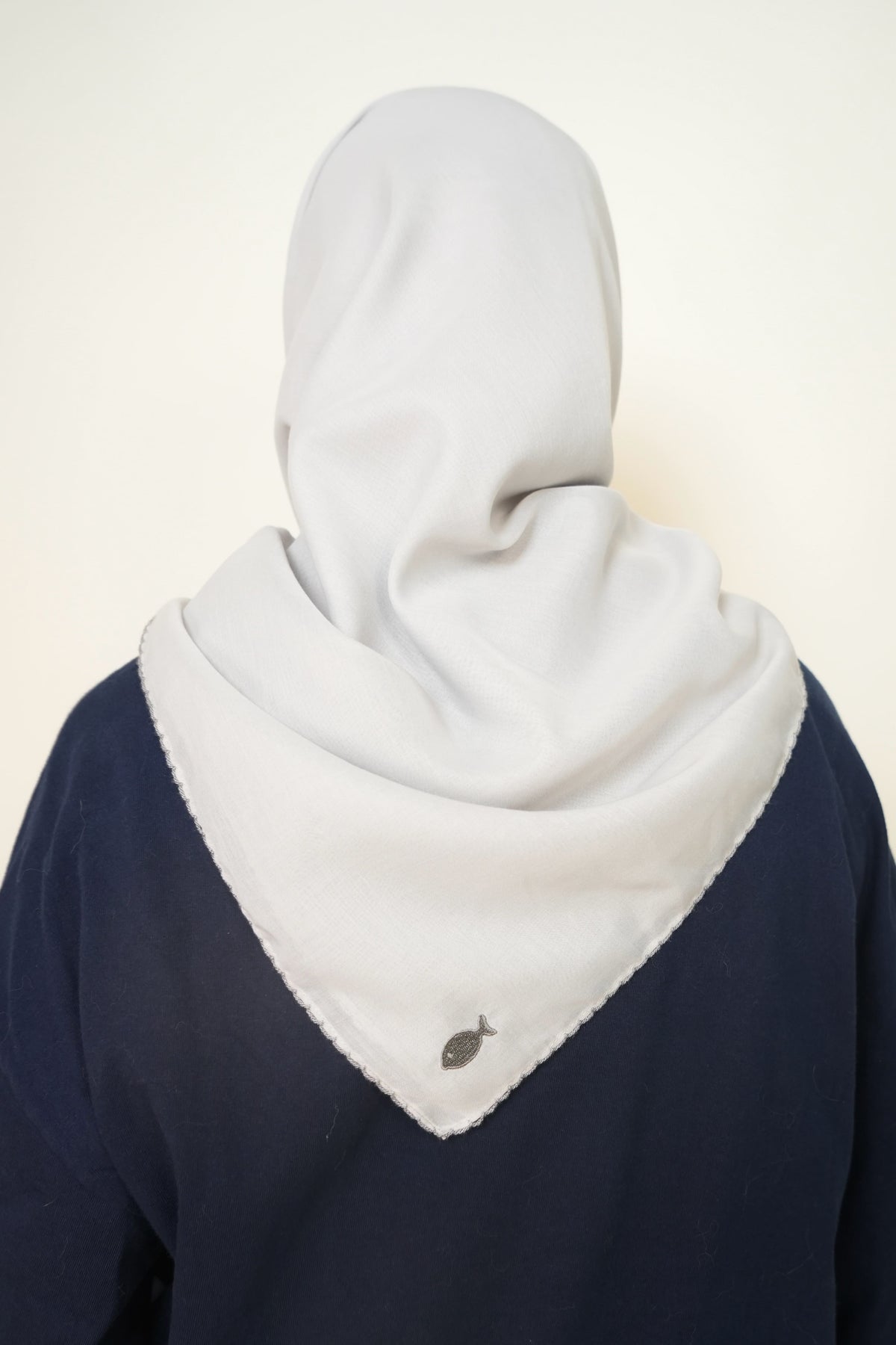 Dual Scallop Square in Grey