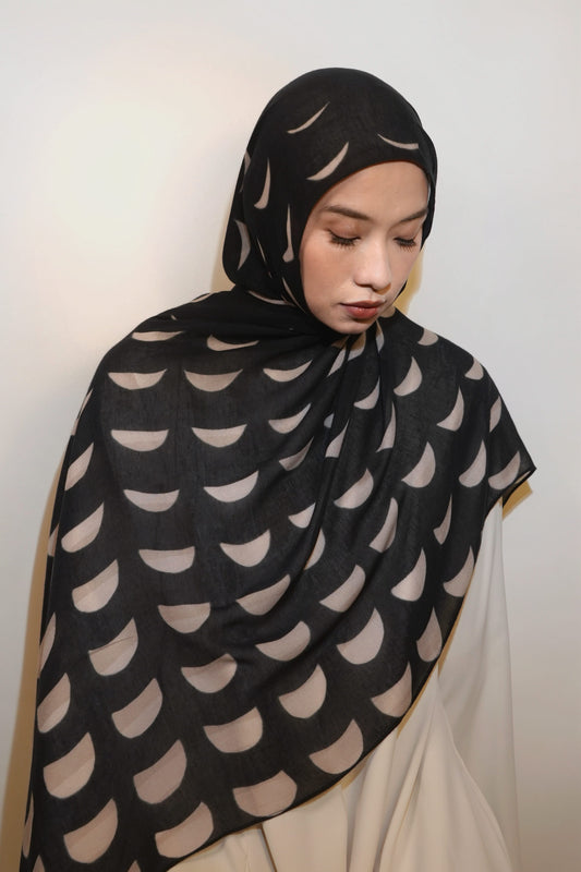 Lenyap Purnama Modal Shawl