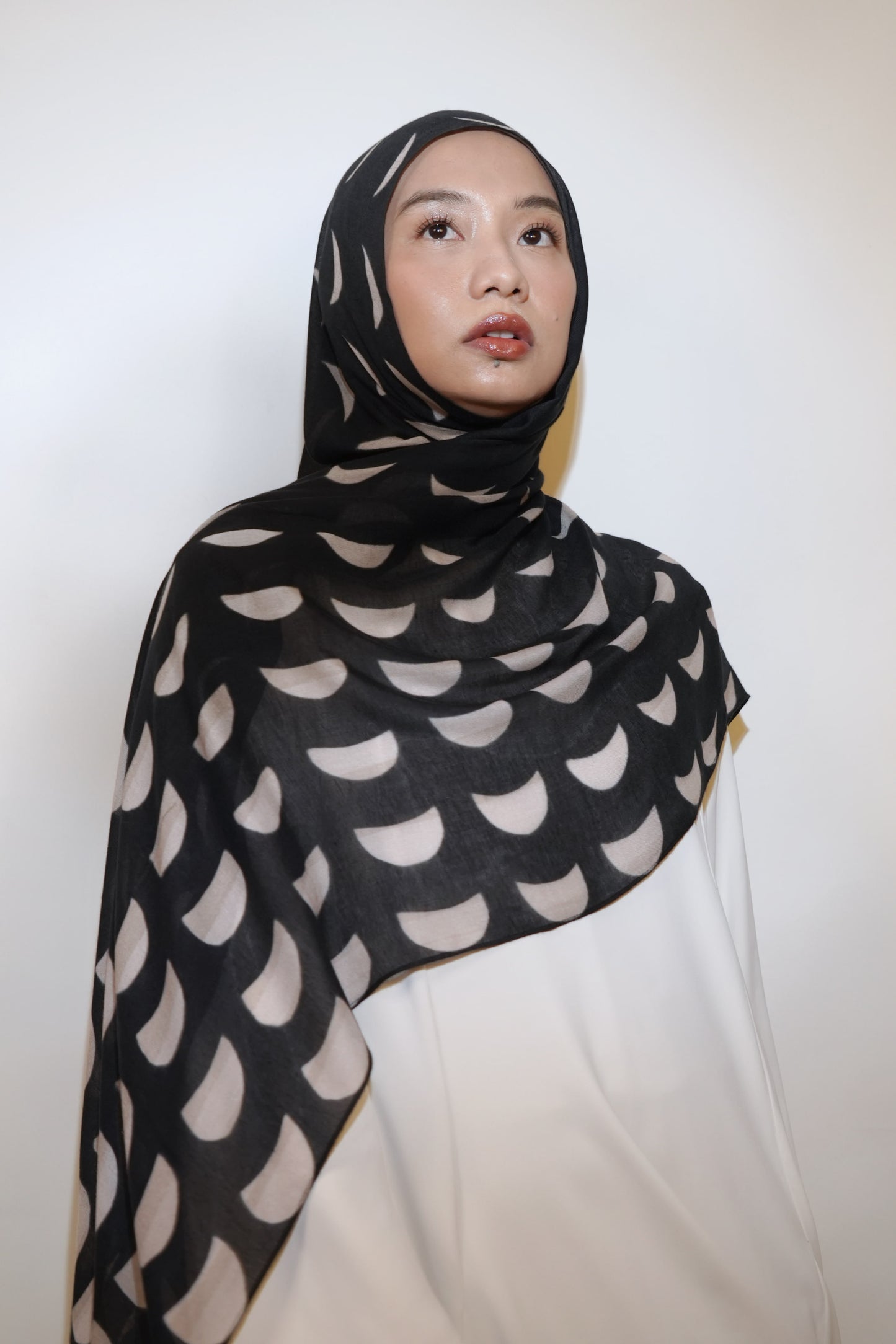 Lenyap Purnama Modal Shawl