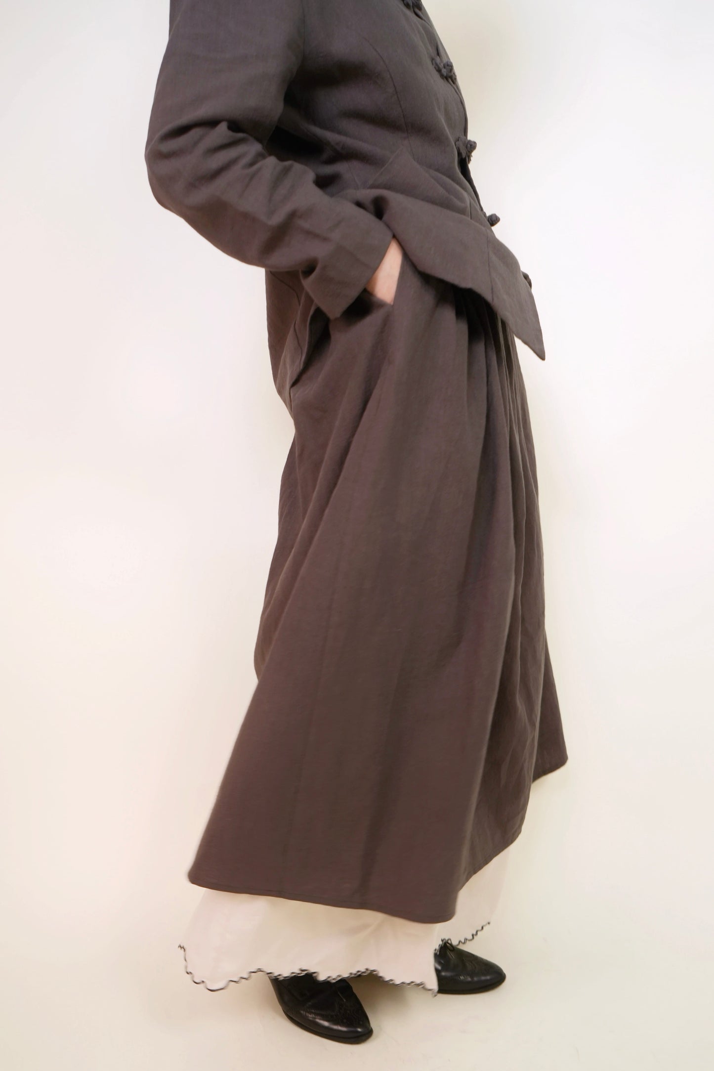 Lin Embroidery Layer Skirt in Grey