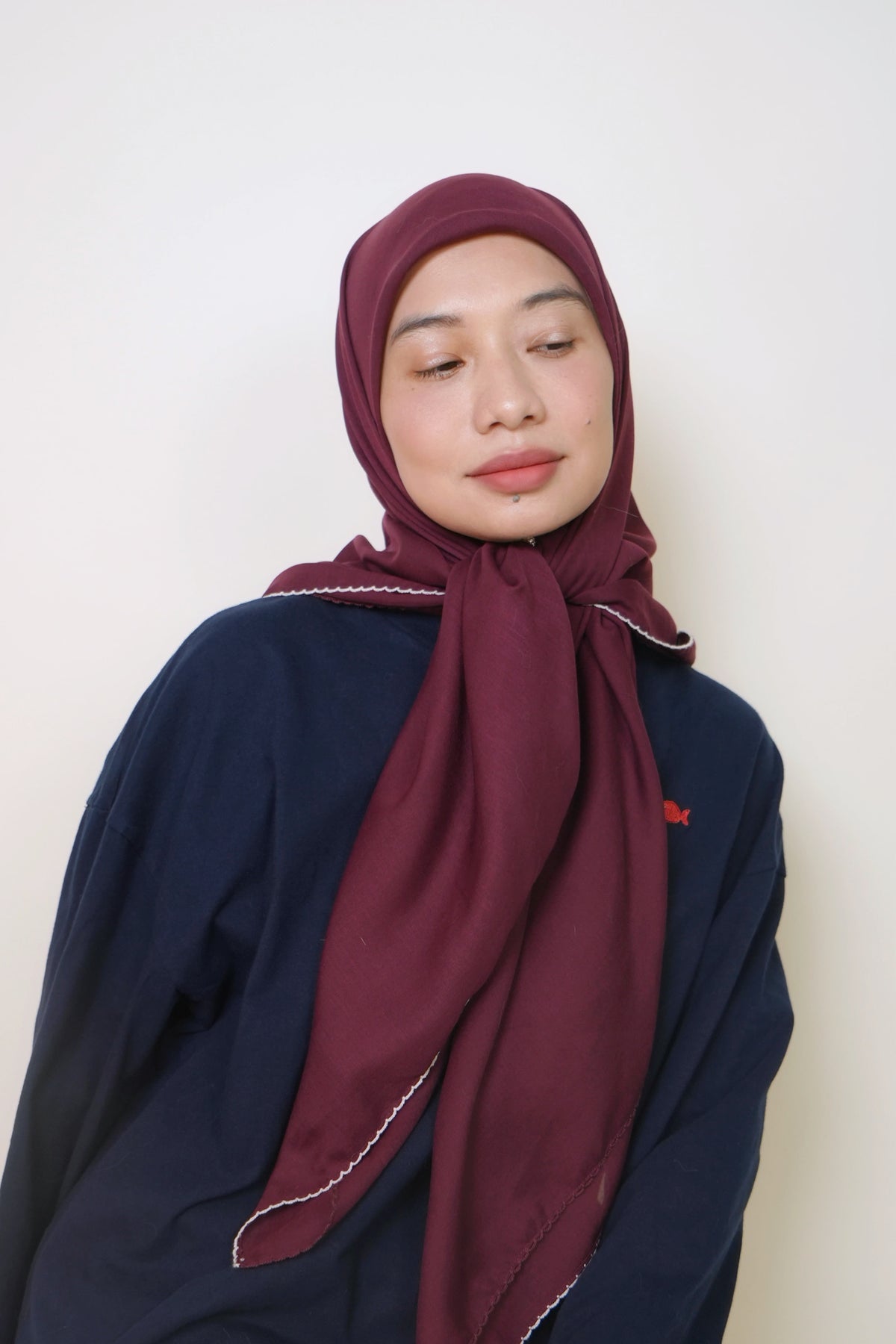 Dual Scallop Square in Maroon