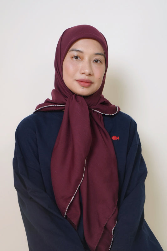 Dual Scallop Square in Maroon