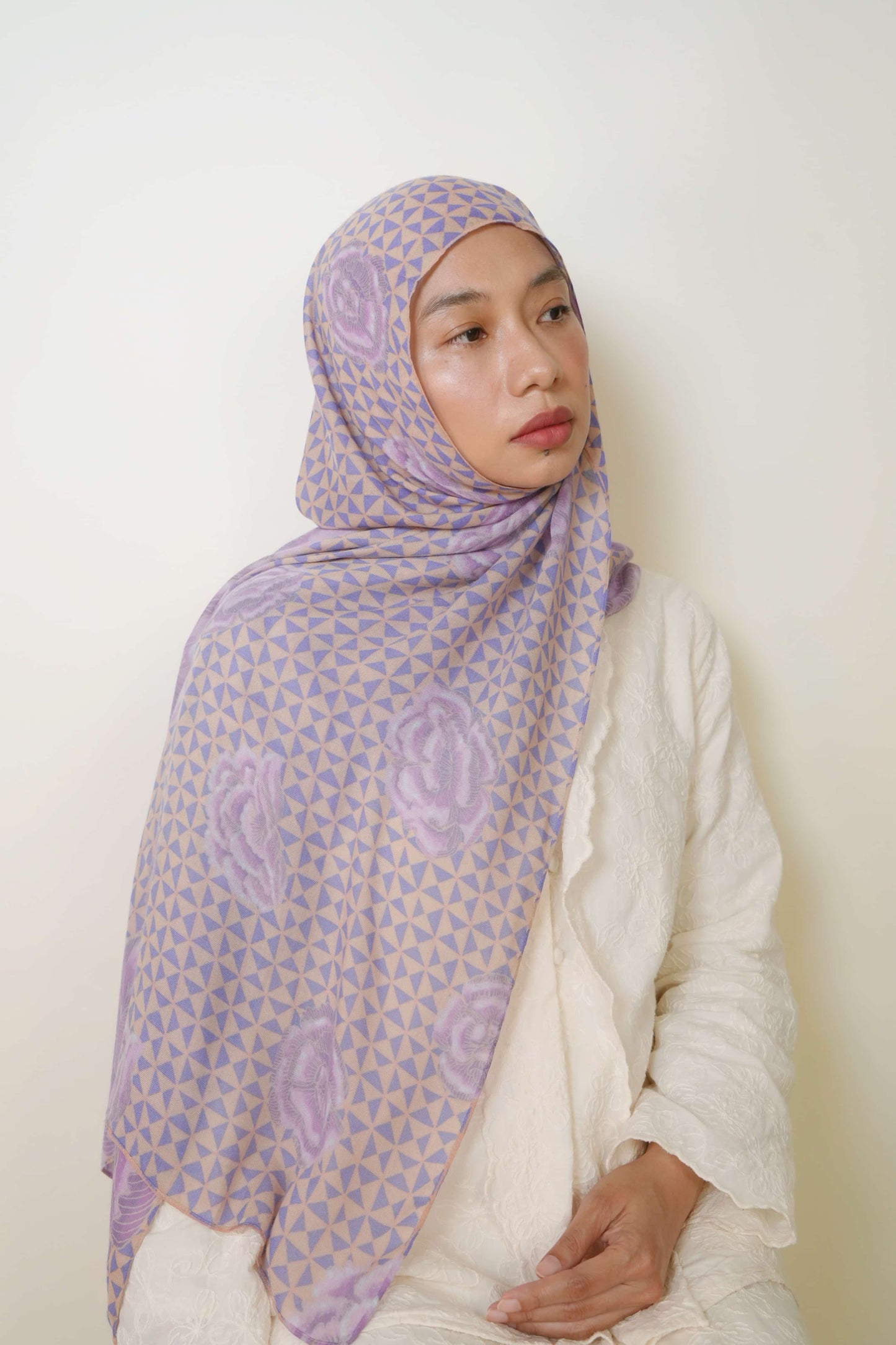 Mosaik Kecubung Modal Shawl