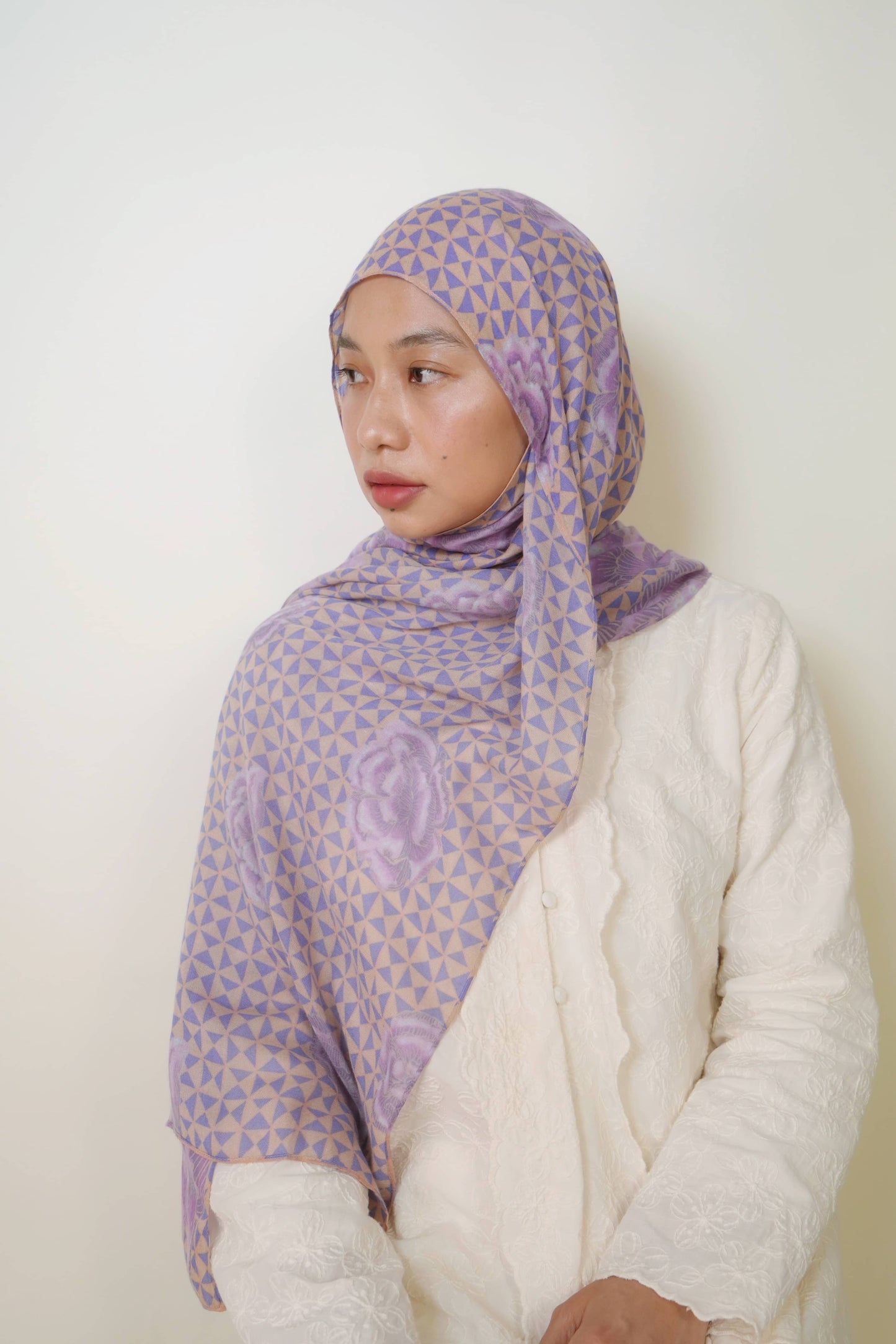 Mosaik Kecubung Modal Shawl