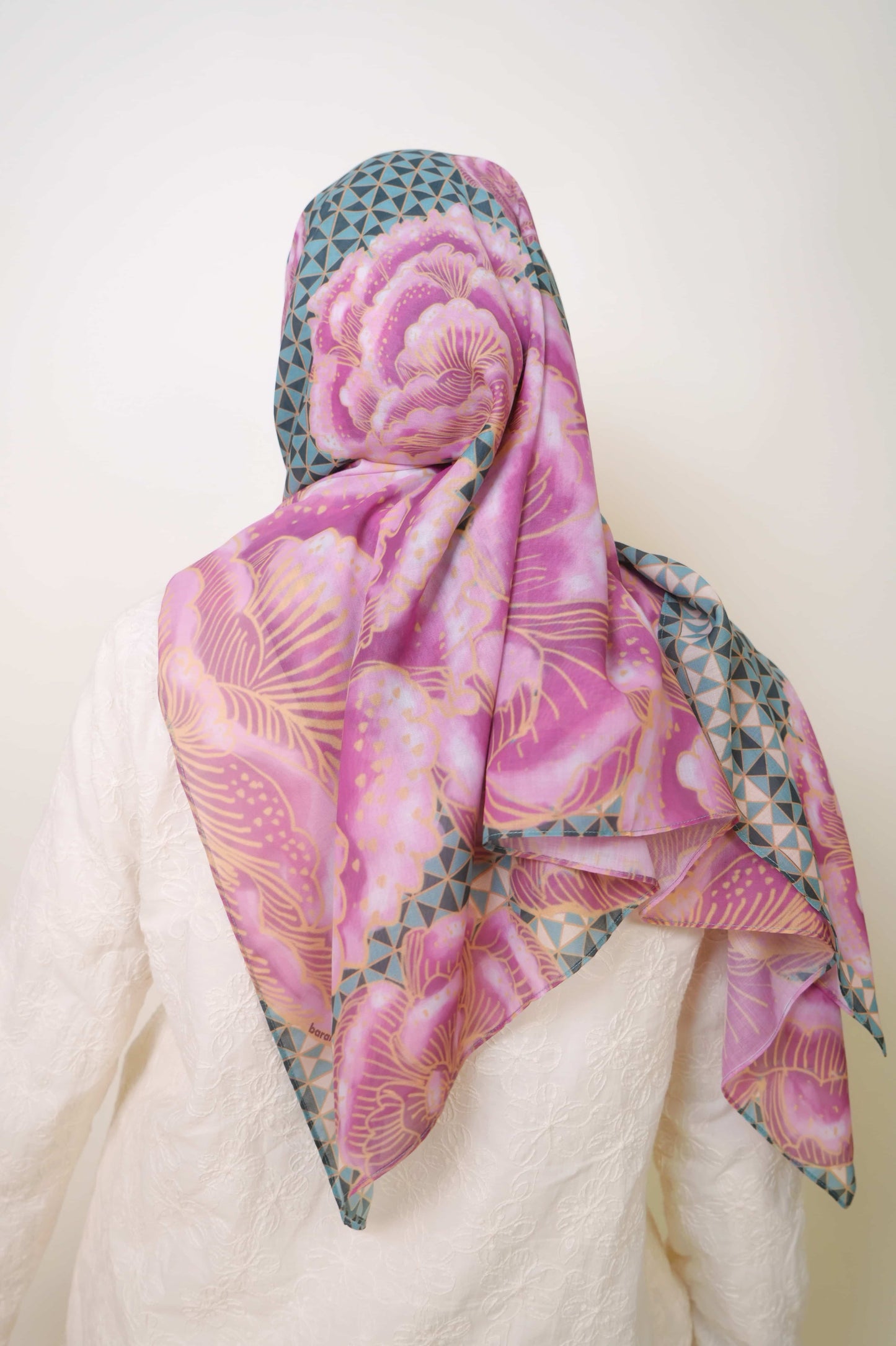 Mosaik Teratai Cotton Square