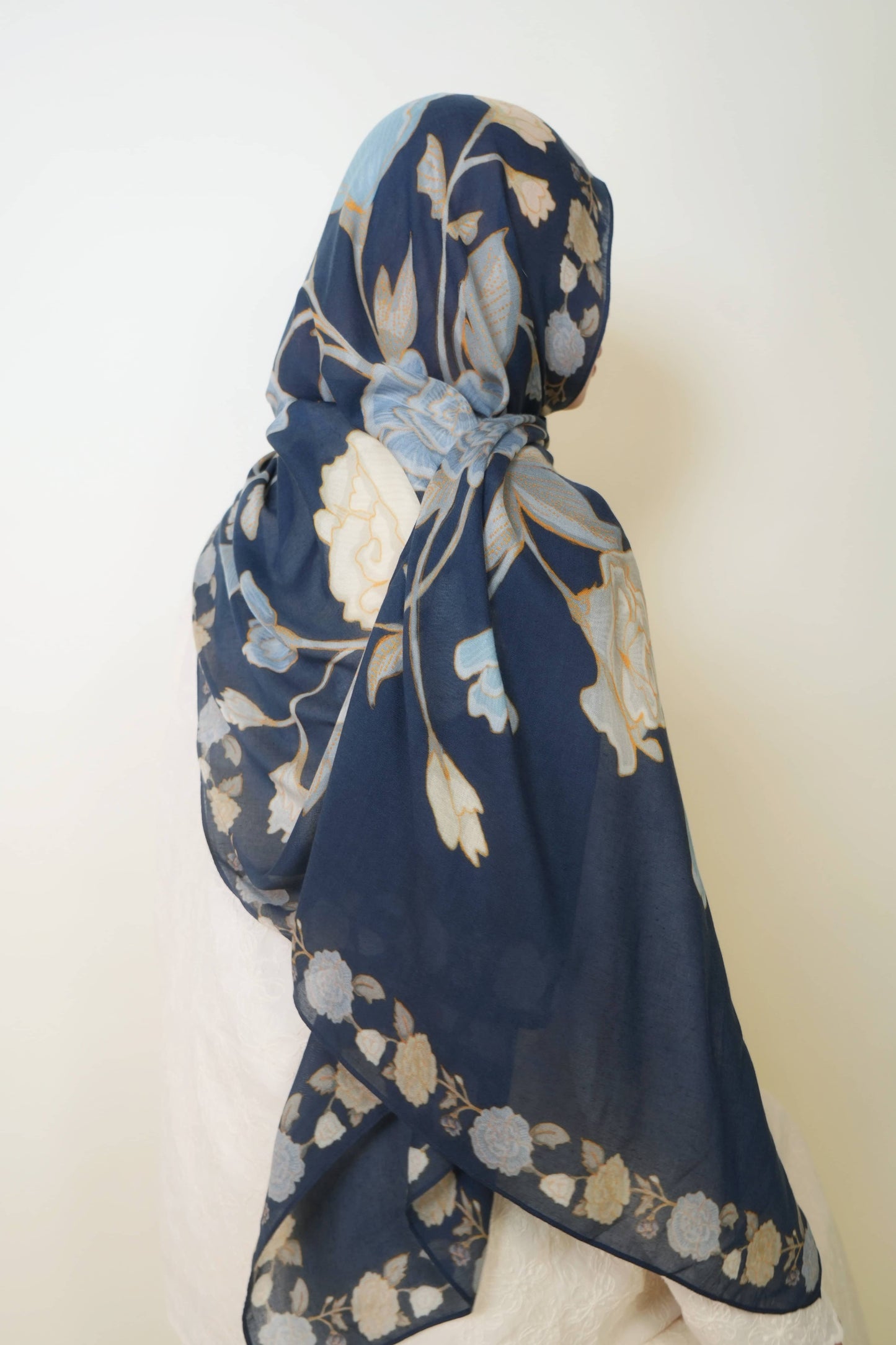 Nilam Sari Modal Shawl
