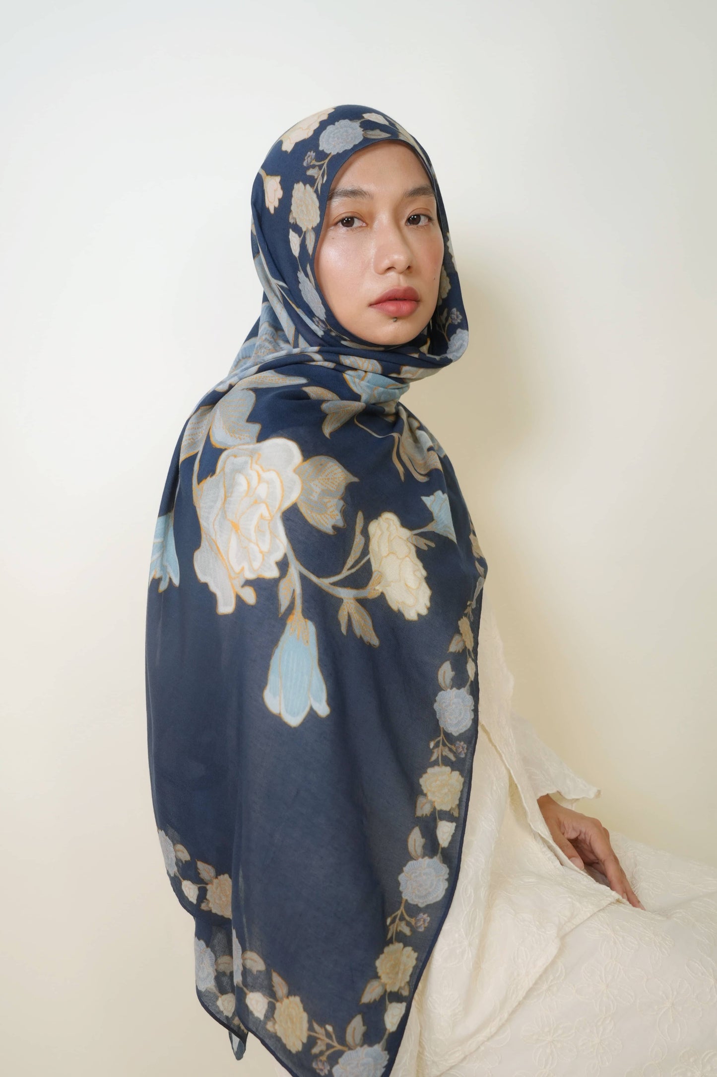 Nilam Sari Modal Shawl