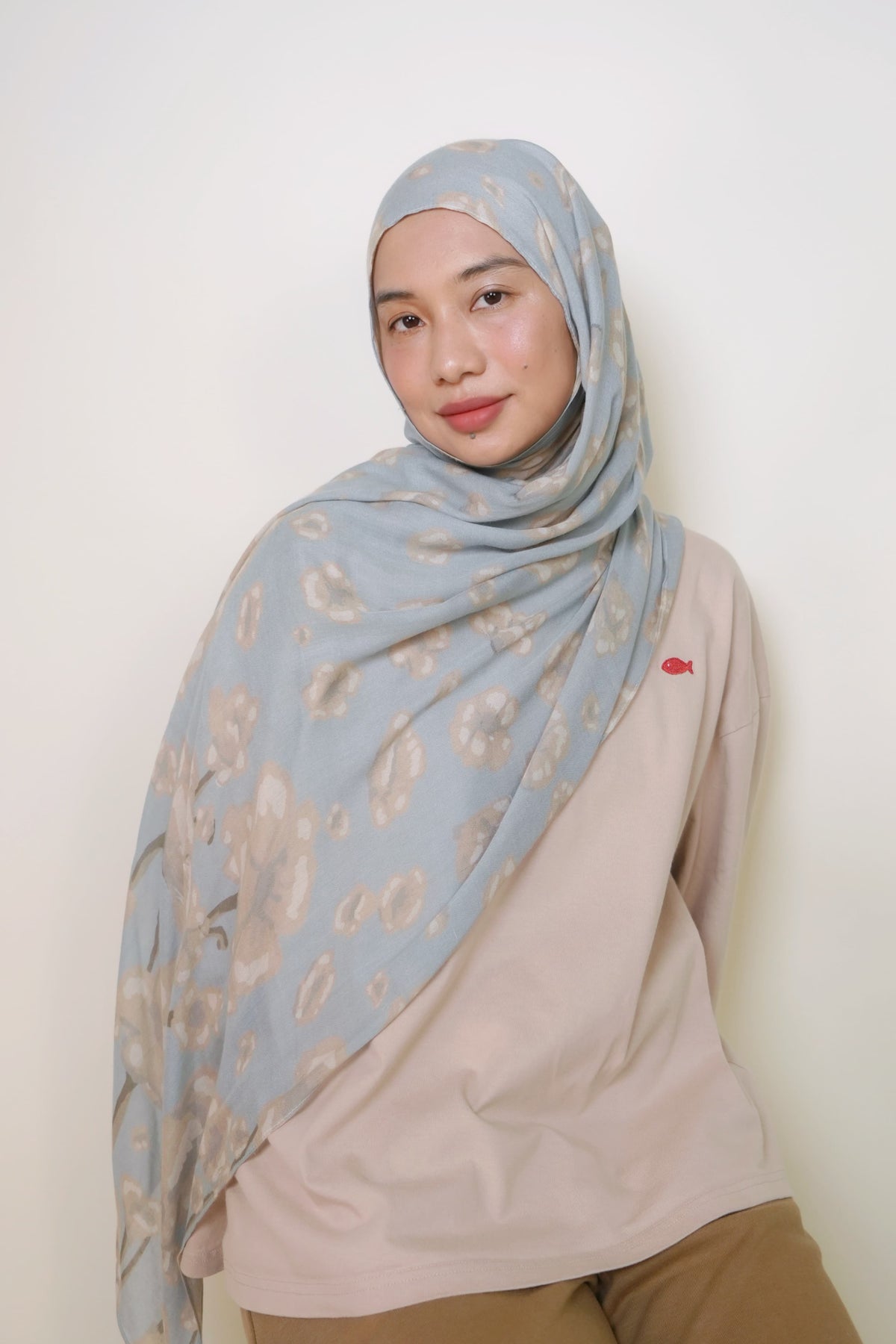 Tsubaki in Sora Modal Shawl