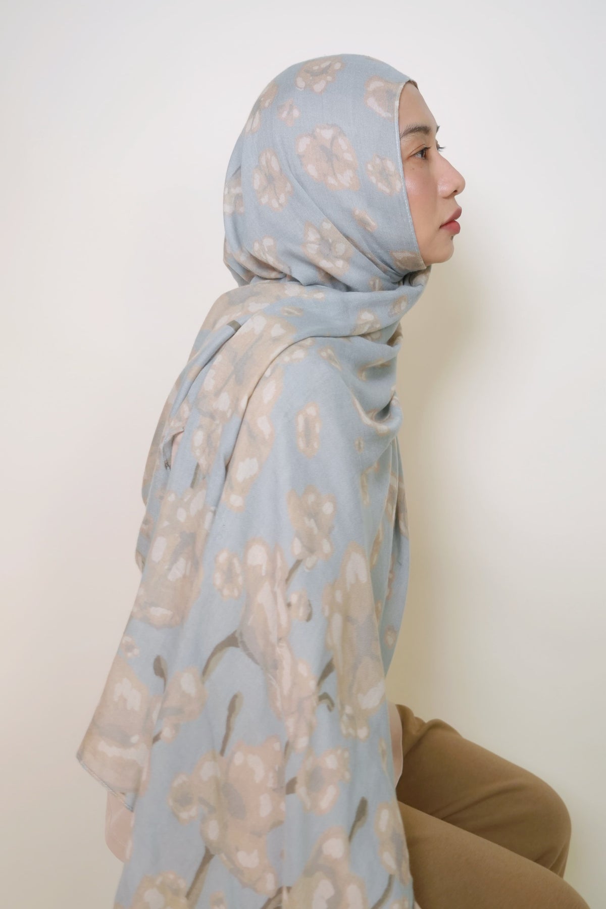Tsubaki in Sora Modal Shawl