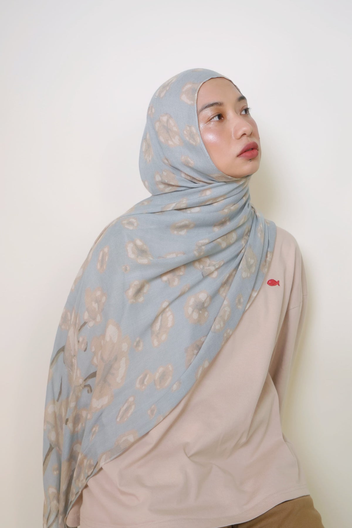 Tsubaki in Sora Modal Shawl